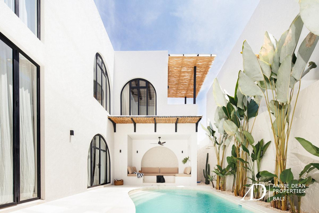 LEASEHOLD MEDITERRANEAN-STYLE VILLA IN SESEH BEACH