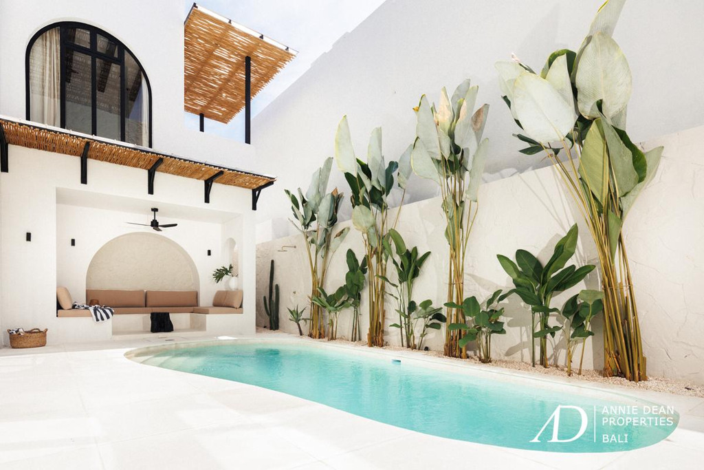 LEASEHOLD MEDITERRANEAN-STYLE VILLA IN SESEH BEACH