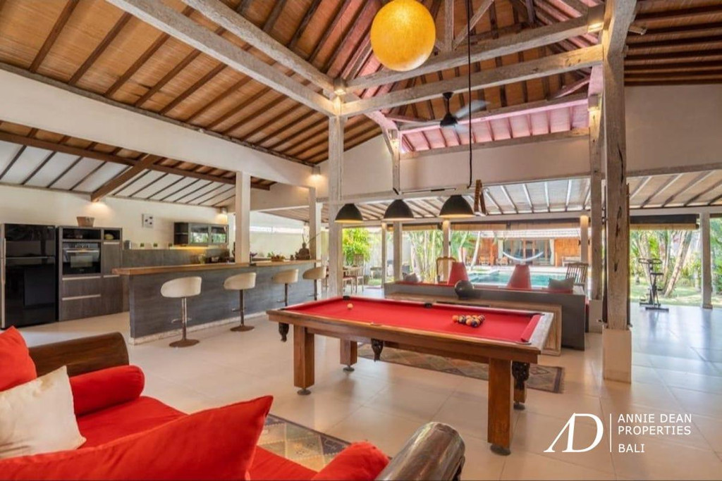 FREEHOLD SINGLE LEVEL 3-BEDROOM VILLA IN NYANYI