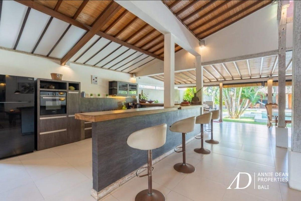 FREEHOLD SINGLE LEVEL 3-BEDROOM VILLA IN NYANYI