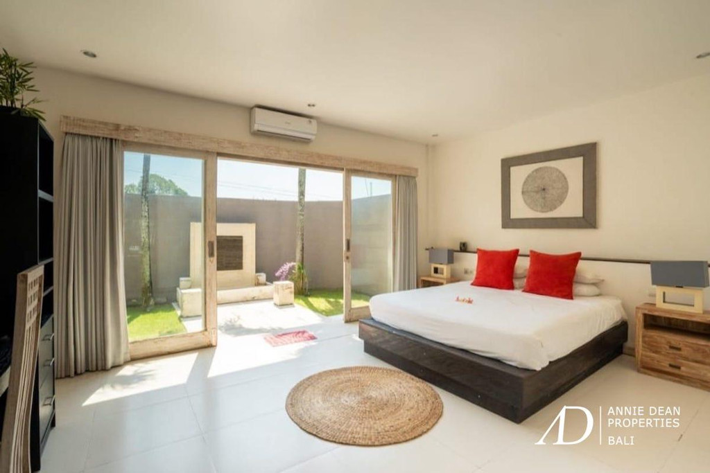 FREEHOLD SINGLE LEVEL 3-BEDROOM VILLA IN NYANYI