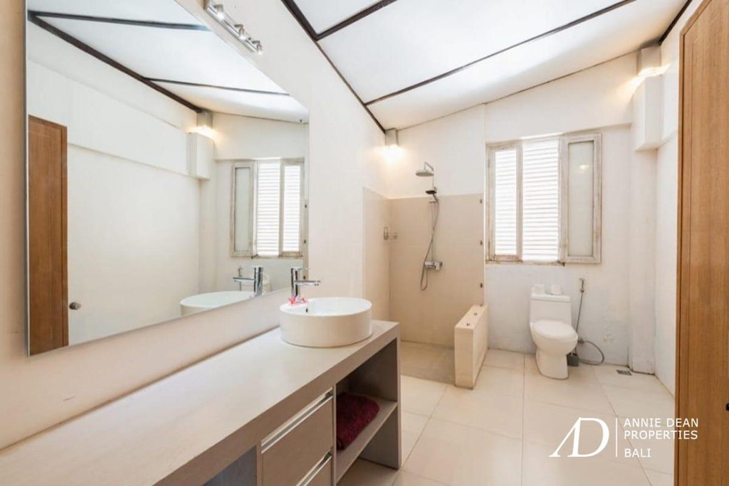 FREEHOLD SINGLE LEVEL 3-BEDROOM VILLA IN NYANYI