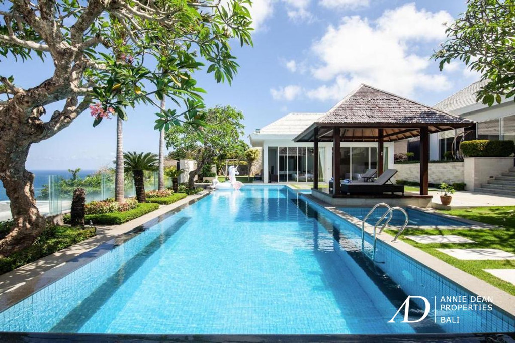 FREEHOLD OCEAN VIEWS MODERN CONTEMPORARY VILLA IN PANDAWA