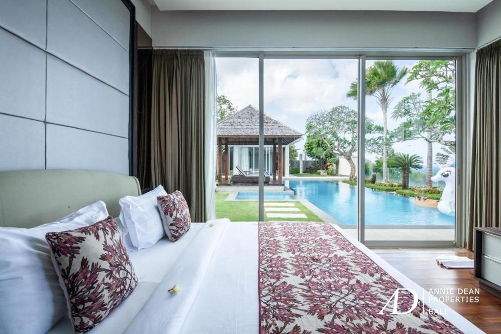 FREEHOLD | MODERN CONTEMPORARY VILLA WITH OCEAN VIEWS IN PANDAWA