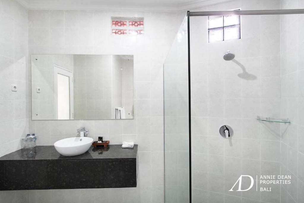 MODERN BALINESE STYLE HOTEL FOR SALE IN PRIME KUTA LOCATION