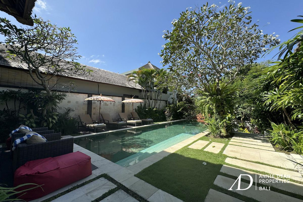 FREEHOLD | BALINESE-STYLE VILLA WITHIN GATED ESTATE IN PERERENAN