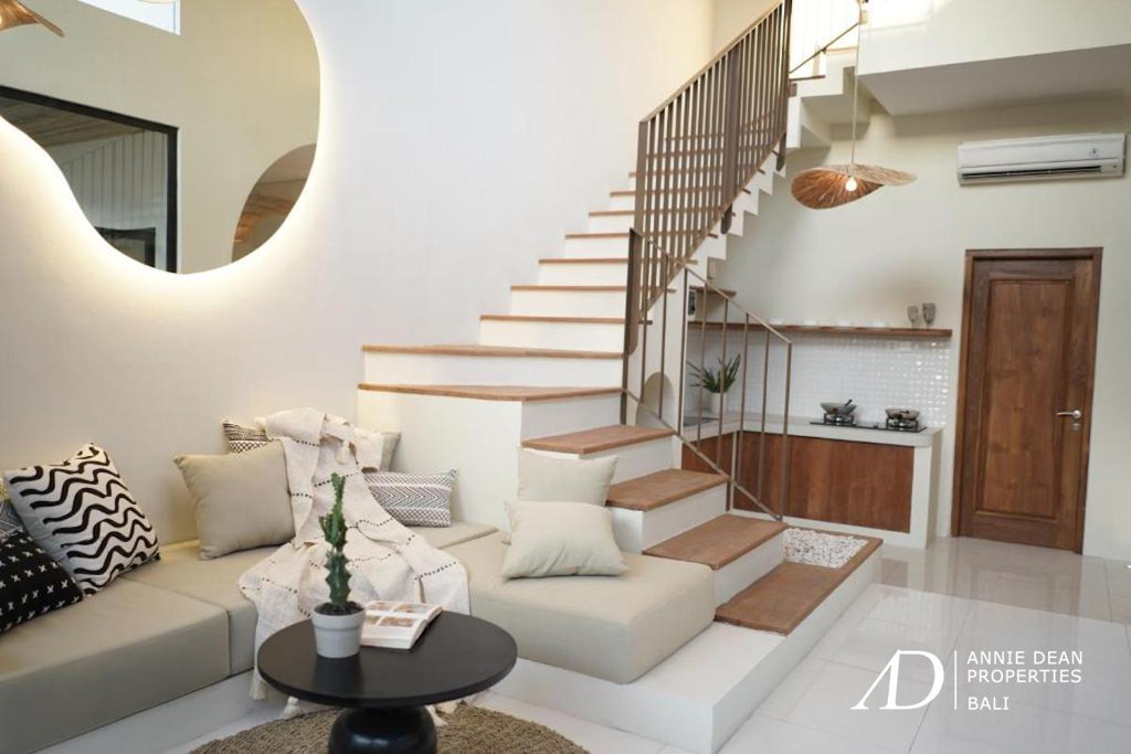 LEASEHOLD | MEDITERRANEAN-STYLE 2-BEDROOM VILLA - OBEROI, SEMINYAK