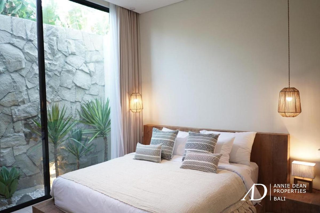 LEASEHOLD | MEDITERRANEAN-STYLE 2-BEDROOM VILLA - OBEROI, SEMINYAK