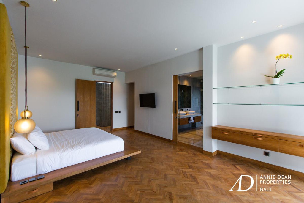 LEASEHOLD | MODERN 4-BEDROOM VILLA WITH PRIVATE POOL IN PEACEFUL BUDUK, NORTH-CANGGU