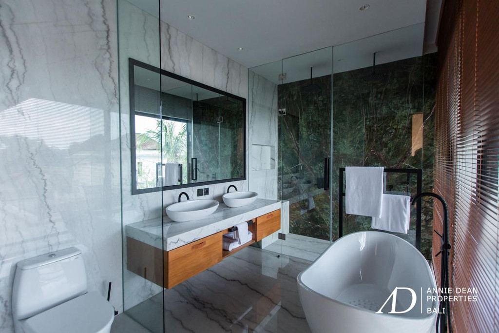 LEASEHOLD | MODERN 4-BEDROOM VILLA WITH PRIVATE POOL IN PEACEFUL BUDUK, NORTH-CANGGU