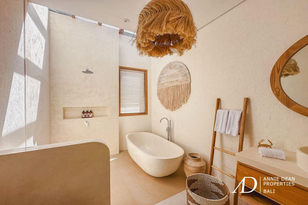 FREEHOLD BRAND NEW MEDITERRANEAN STYLE  VILLA UNGASAN