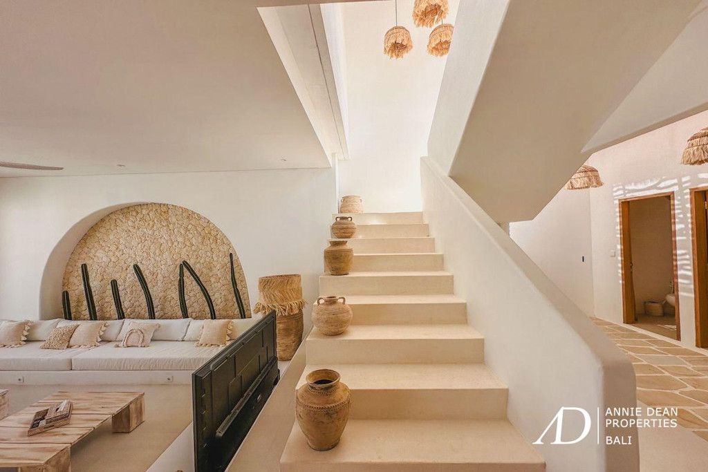 FREEHOLD BRAND NEW MEDITERRANEAN STYLE  VILLA UNGASAN