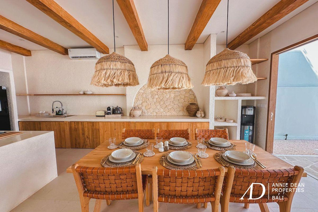 FREEHOLD BRAND NEW MEDITERRANEAN STYLE  VILLA UNGASAN