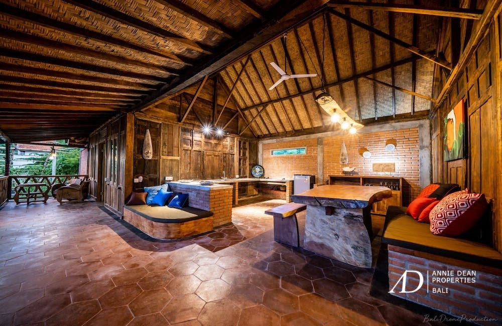 FREEHOLD TRADITIONAL COMPLEX BUNGALOWS IN AMED