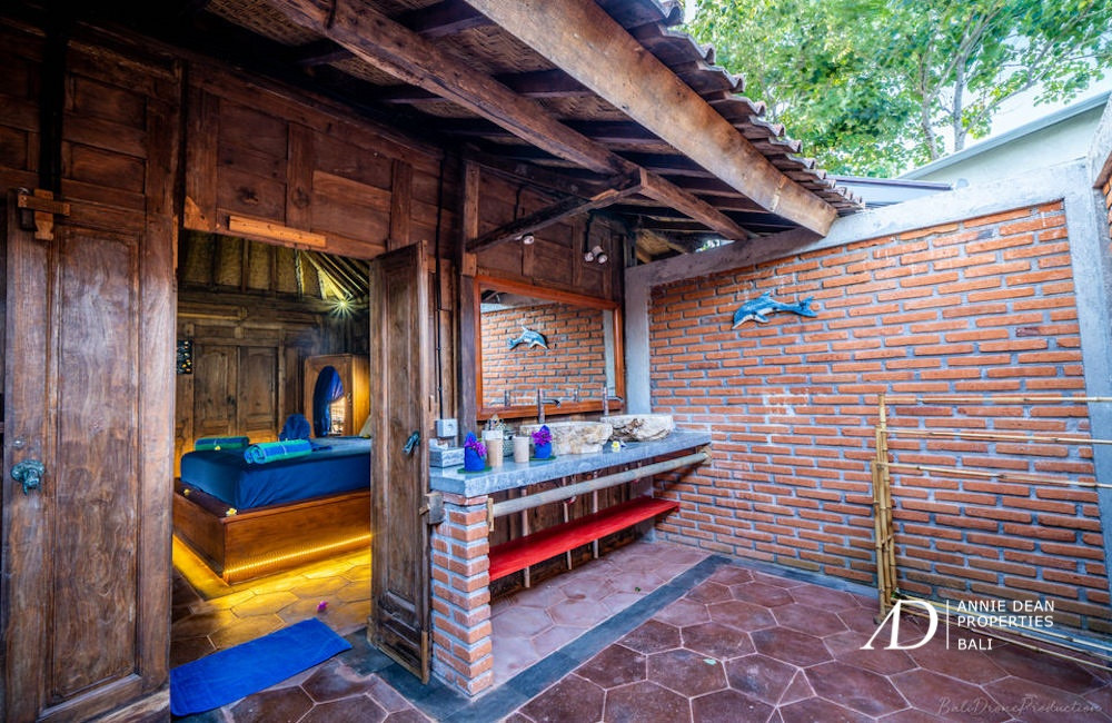 FREEHOLD TRADITIONAL COMPLEX BUNGALOWS IN AMED