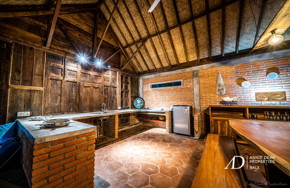 FREEHOLD TRADITIONAL COMPLEX BUNGALOWS IN AMED