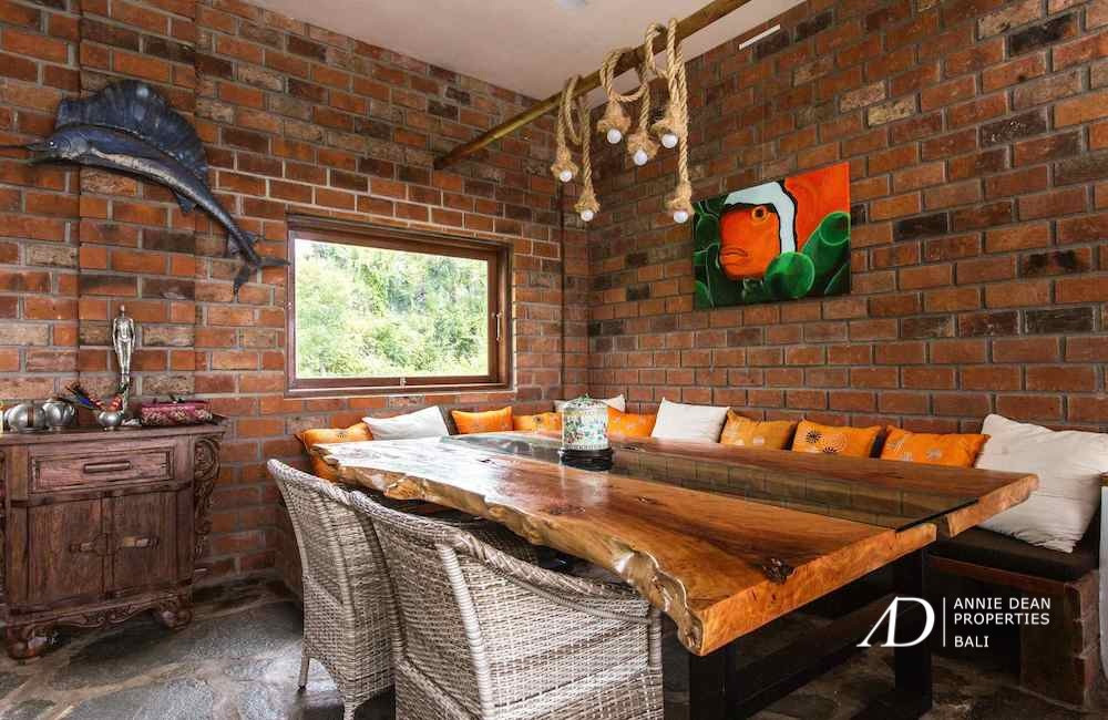 FREEHOLD TRADITIONAL COMPLEX BUNGALOWS IN AMED