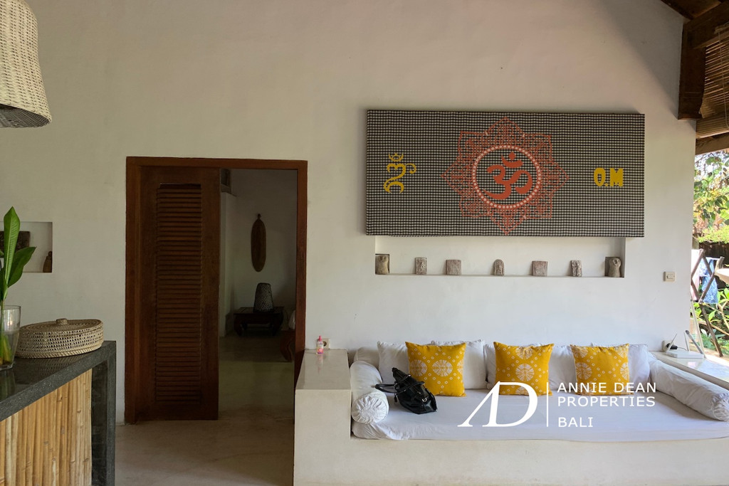 LEASEHOLD COMPLEX 4 VILLAS IN SESEH 150 M FROM THE BEACH