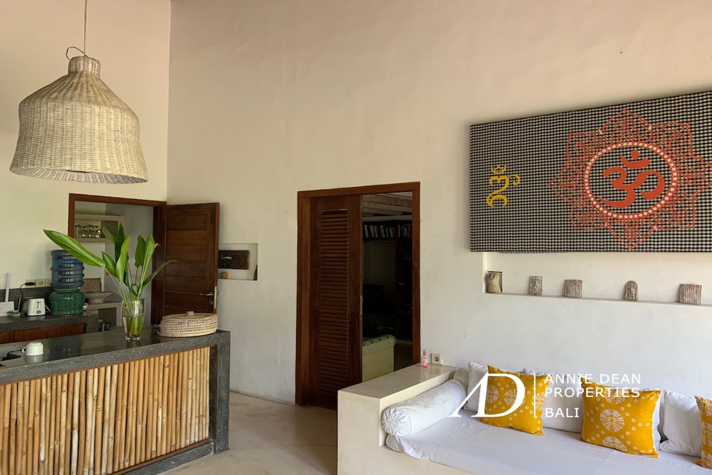 LEASEHOLD COMPLEX 4 VILLAS IN SESEH 150 M FROM THE BEACH