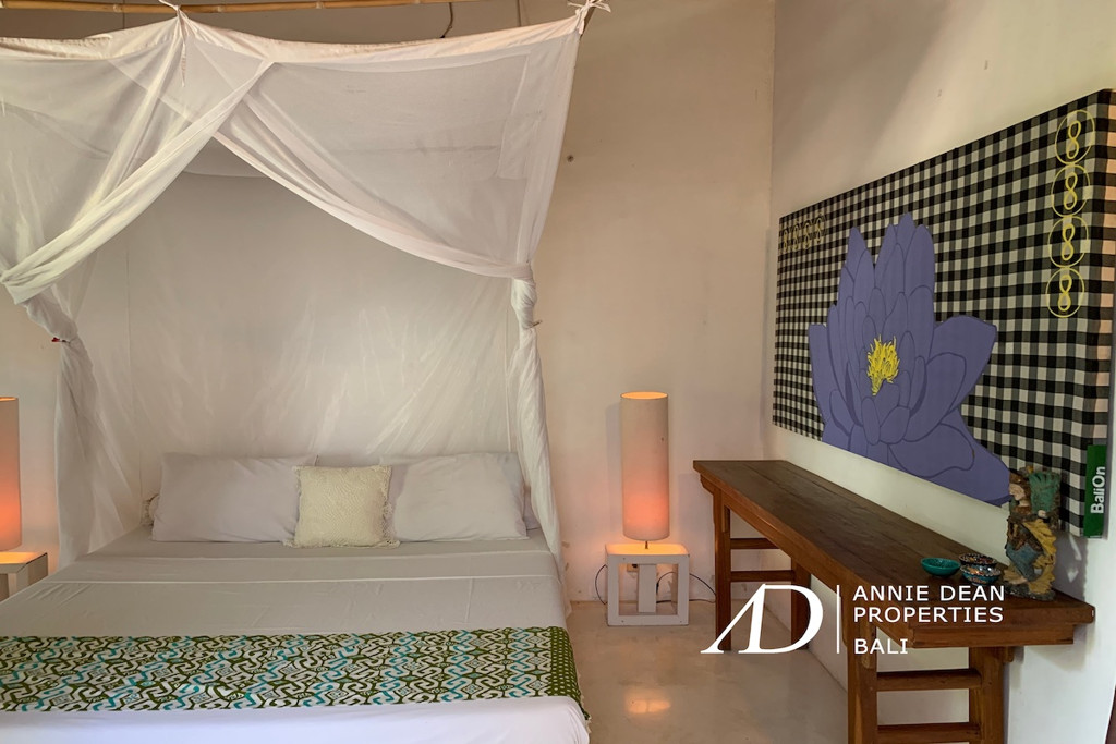 LEASEHOLD COMPLEX 4 VILLAS IN SESEH 150 M FROM THE BEACH