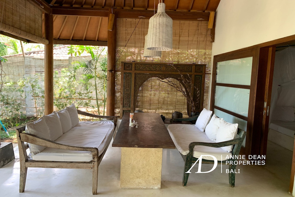 LEASEHOLD COMPLEX 4 VILLAS IN SESEH 150 M FROM THE BEACH