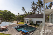 FREEHOLD | IDYLLIC BEACHFRONT VILLA IN CANDI DASA