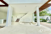 LEASEHOLD | MODERN MINIMALIST VILLA WITH ROOFTOP IN PRIME JIMBARAN