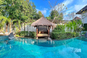 LEASEHOLD (19.5 YEARS) | 5-BEDROOM VILLA WITH LARGE GARDEN IN CENTRAL SEMINYAK