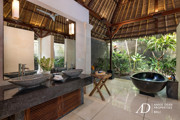 FREEHOLD | STUNNING 6-BEDROOM ESTATE SET BY A PENET RIVERSIDE JUNGLE SANCTUARY