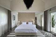 FREEHOLD | DESIGNER LOFT-STYLE VILLA WITH TROPICAL GARDEN IN UMALAS