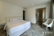 FREEHOLD | DESIGNER LOFT-STYLE VILLA WITH TROPICAL GARDEN IN UMALAS