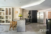 LEASEHOLD | MODERN BALINESE-STYLE 4-BEDROOM VILLA IN CENTRAL SEMINYAK