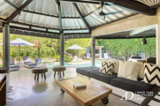 LEASEHOLD | MODERN BALINESE-STYLE 4-BEDROOM VILLA IN CENTRAL SEMINYAK