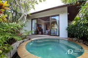 FREEHOLD | MAGNIFICENT CLIFF FRONT VILLA SET WITHIN A LUXURY ESTATE