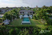 FREEHOLD | MAGNIFICENT CLIFF FRONT VILLA SET WITHIN A LUXURY ESTATE