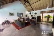 LEASEHOLD | 3-BEDROOMS TROPICAL VILLA IN PRIME SEMINYAK