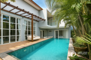 FREEHOLD | DESIGNER LOFT-STYLE VILLA WITH TROPICAL GARDEN IN UMALAS