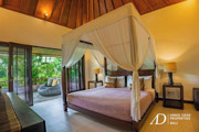 FREEHOLD VILLA WITH TROPICAL DESIGN | 200M TO SEMINYAK BEACH