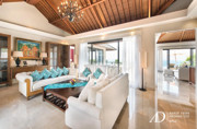 FREEHOLD CONTEMPORARY OCEANVIEW VILLA WITH INFINITY POOL IN SOUTH BALI