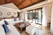 FREEHOLD CONTEMPORARY OCEANVIEW VILLA WITH INFINITY POOL IN SOUTH BALI