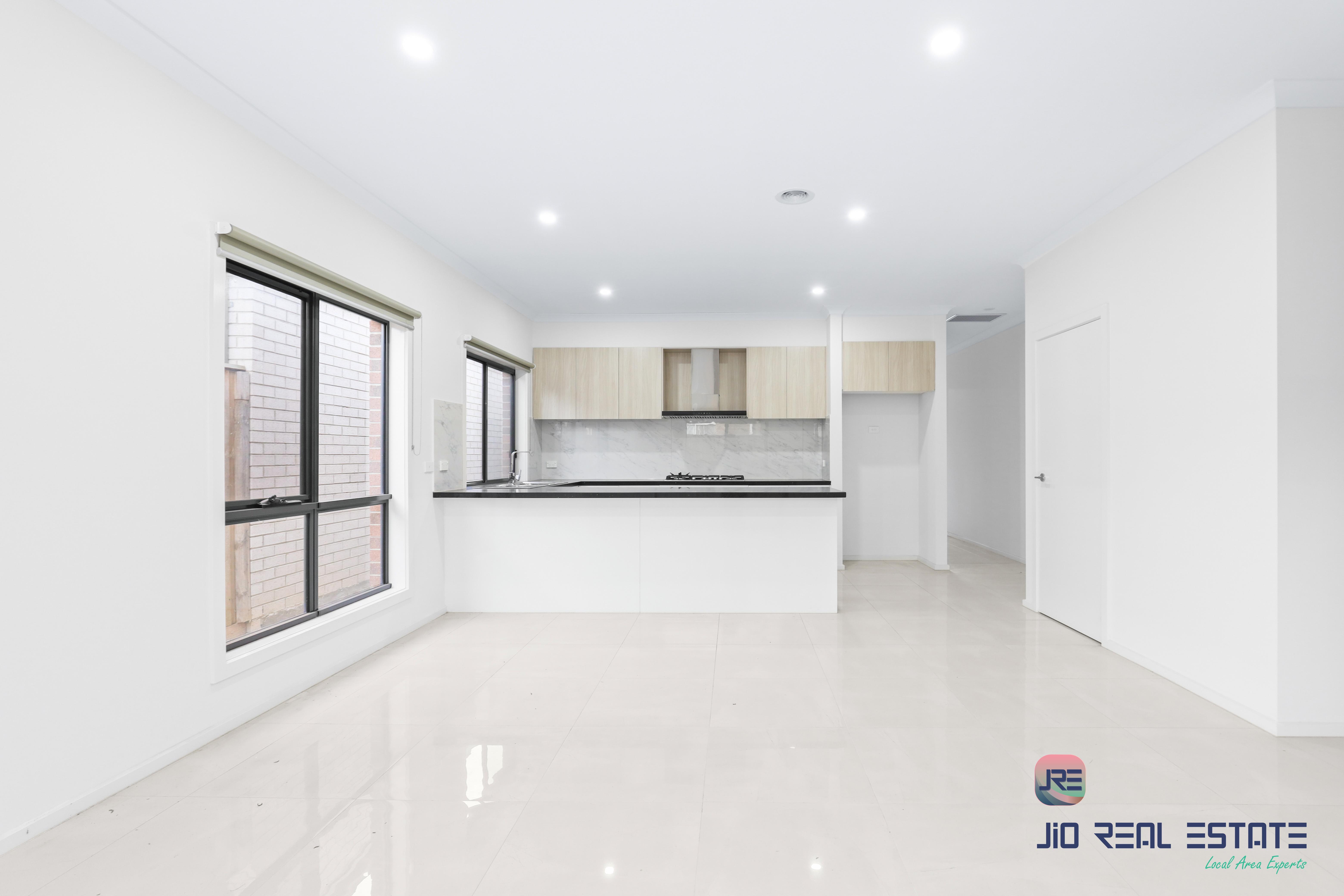 10 Carfin Circuit, Thornhill Park VIC