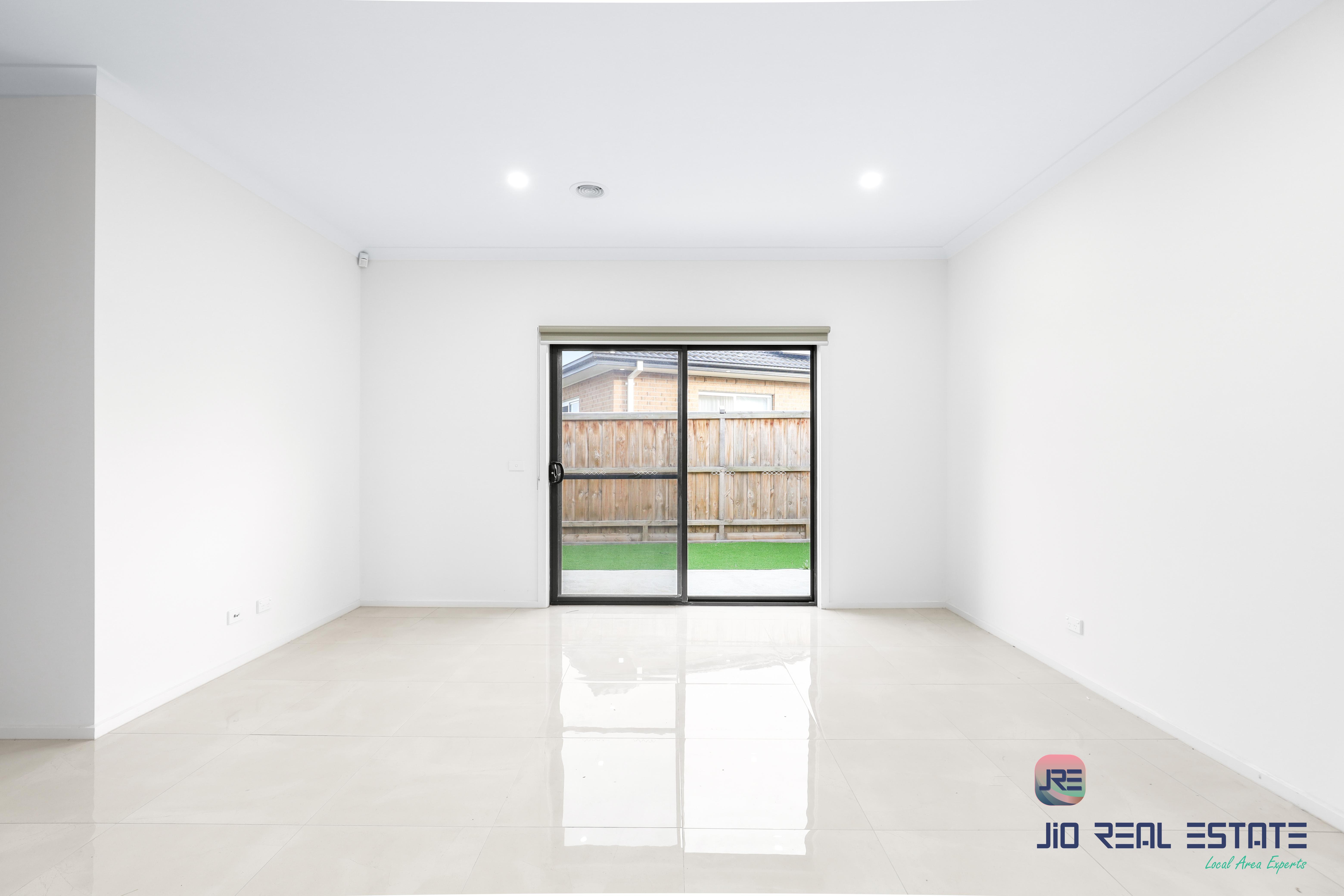 10 Carfin Circuit, Thornhill Park VIC