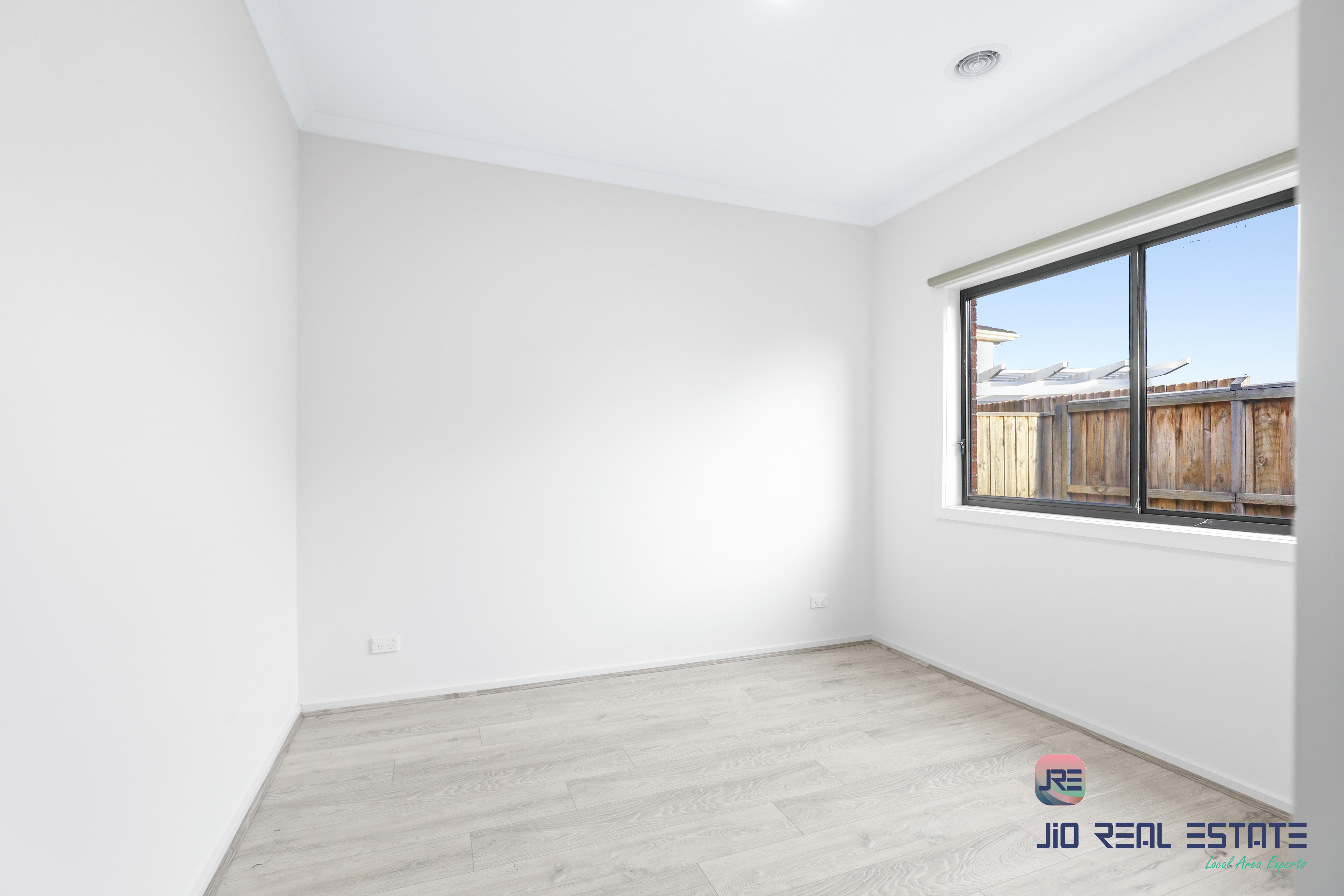 10 Carfin Circuit, Thornhill Park VIC