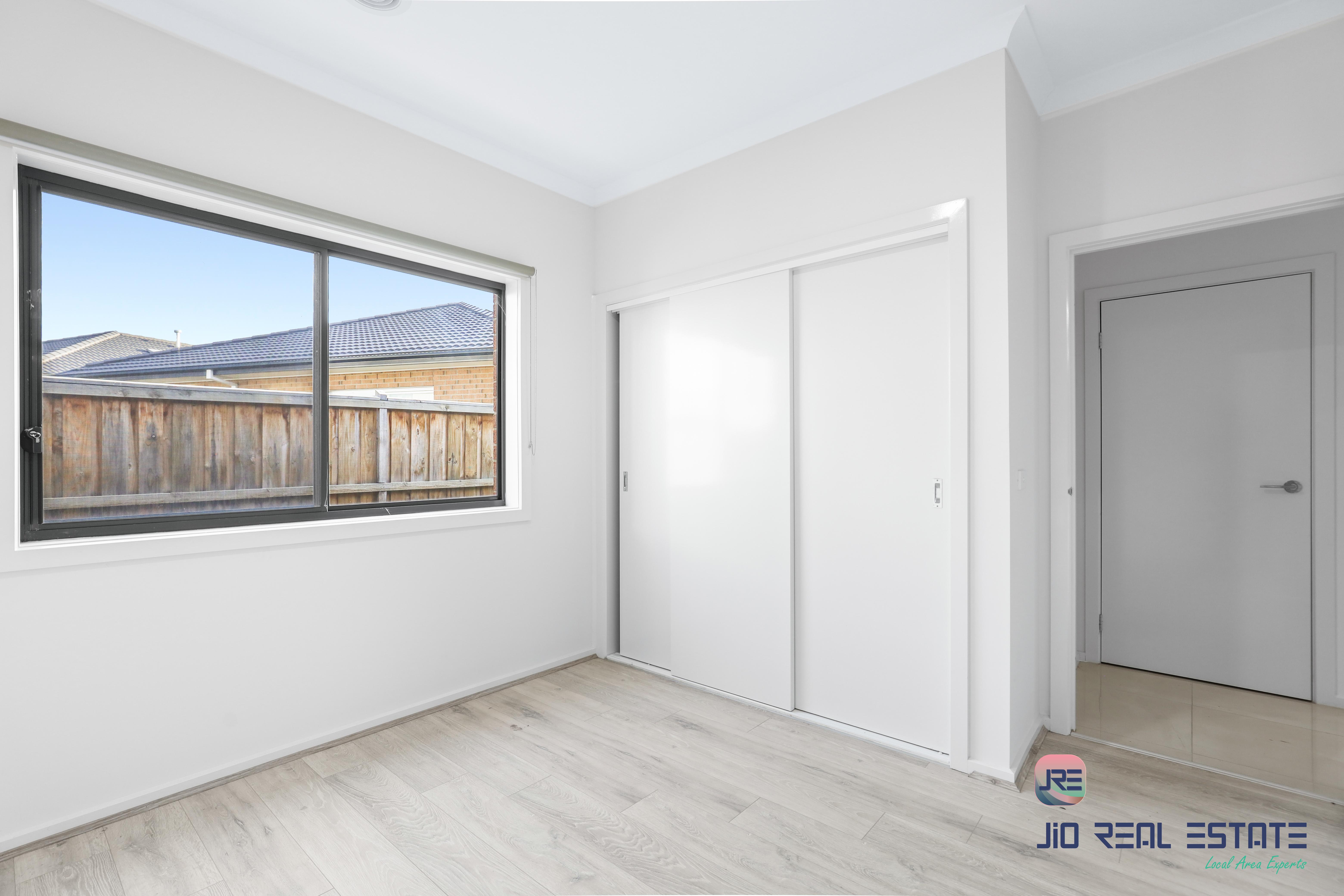 10 Carfin Circuit, Thornhill Park VIC