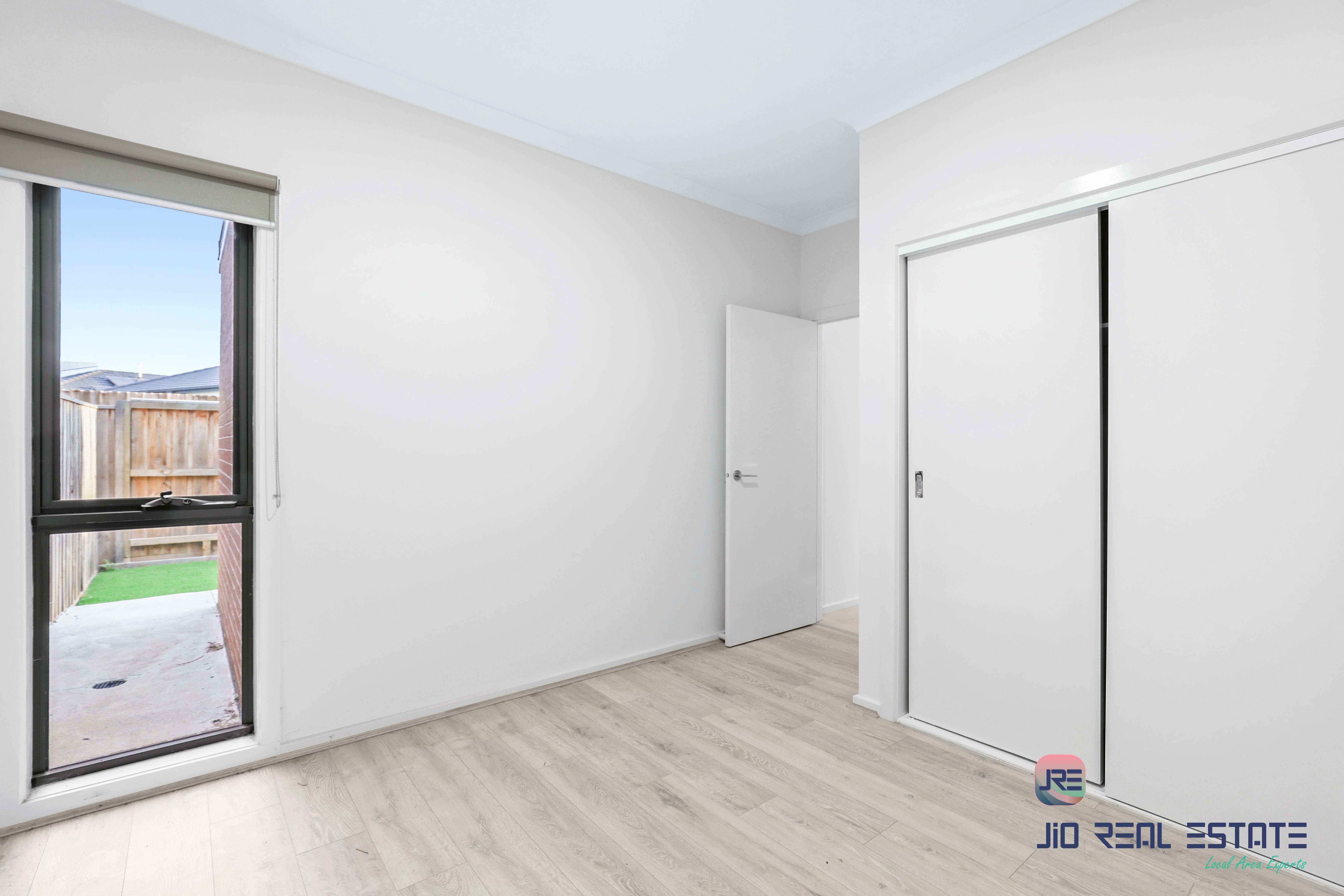 10 Carfin Circuit, Thornhill Park VIC
