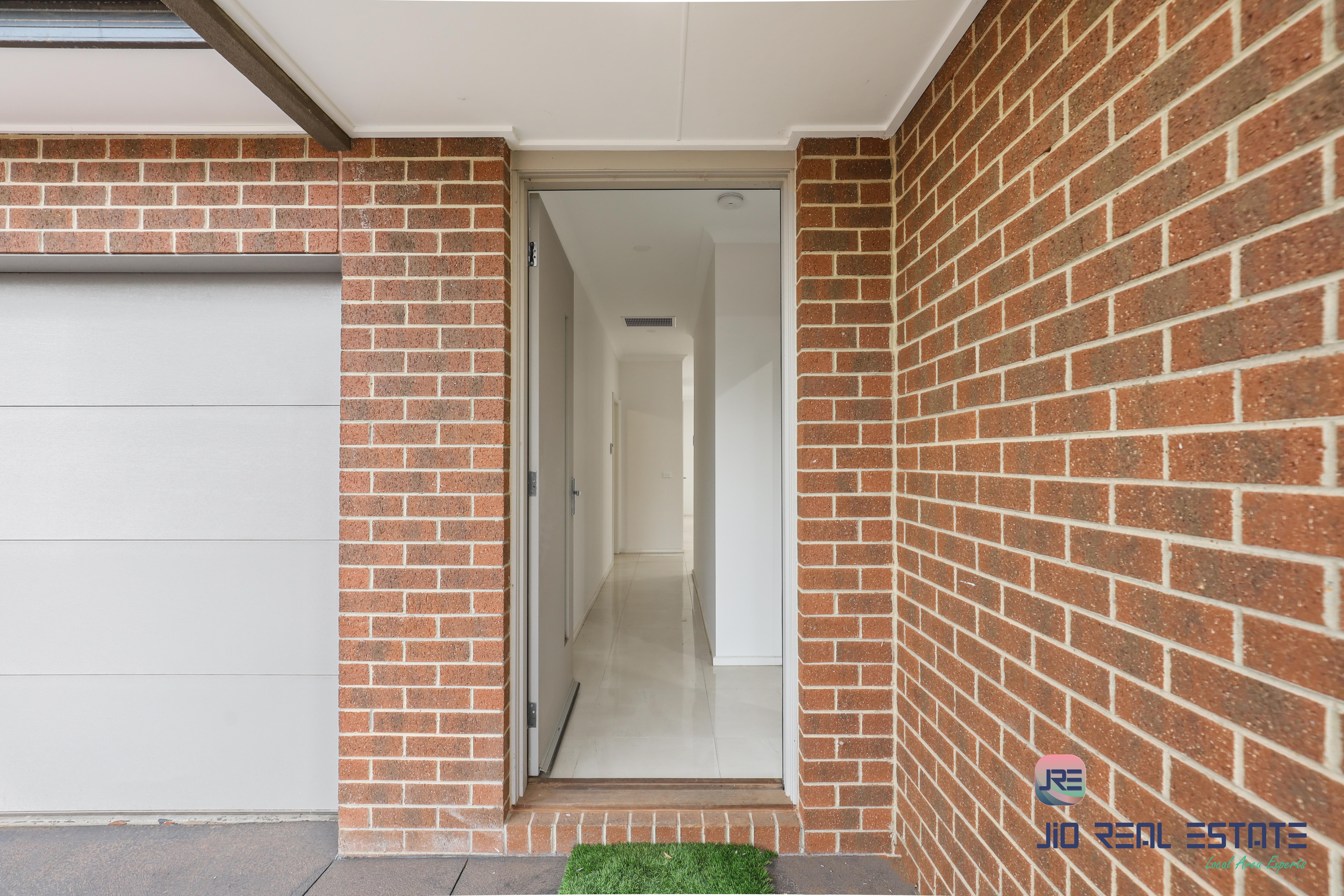 10 Carfin Circuit, Thornhill Park VIC