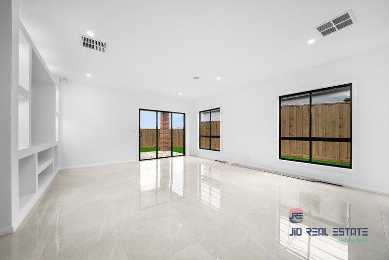 5 Ranelagh Avenue, Strathtulloh VIC
