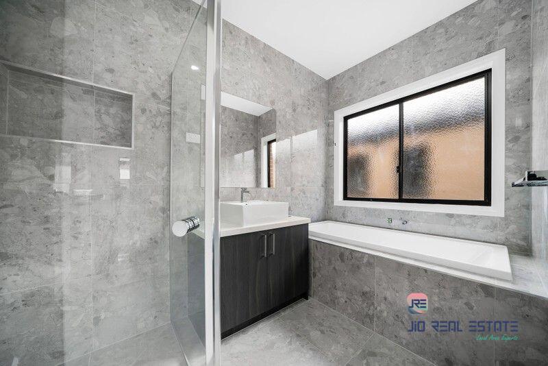 5 Ranelagh Avenue, Strathtulloh VIC