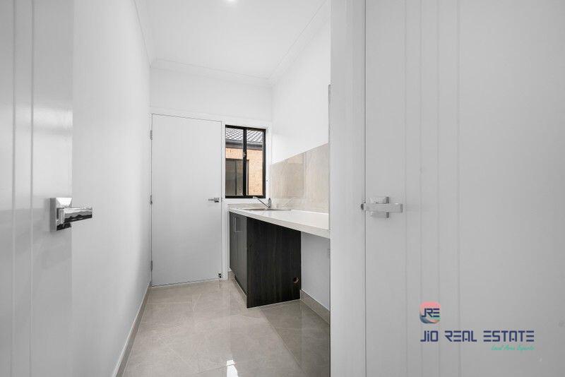 5 Ranelagh Avenue, Strathtulloh VIC