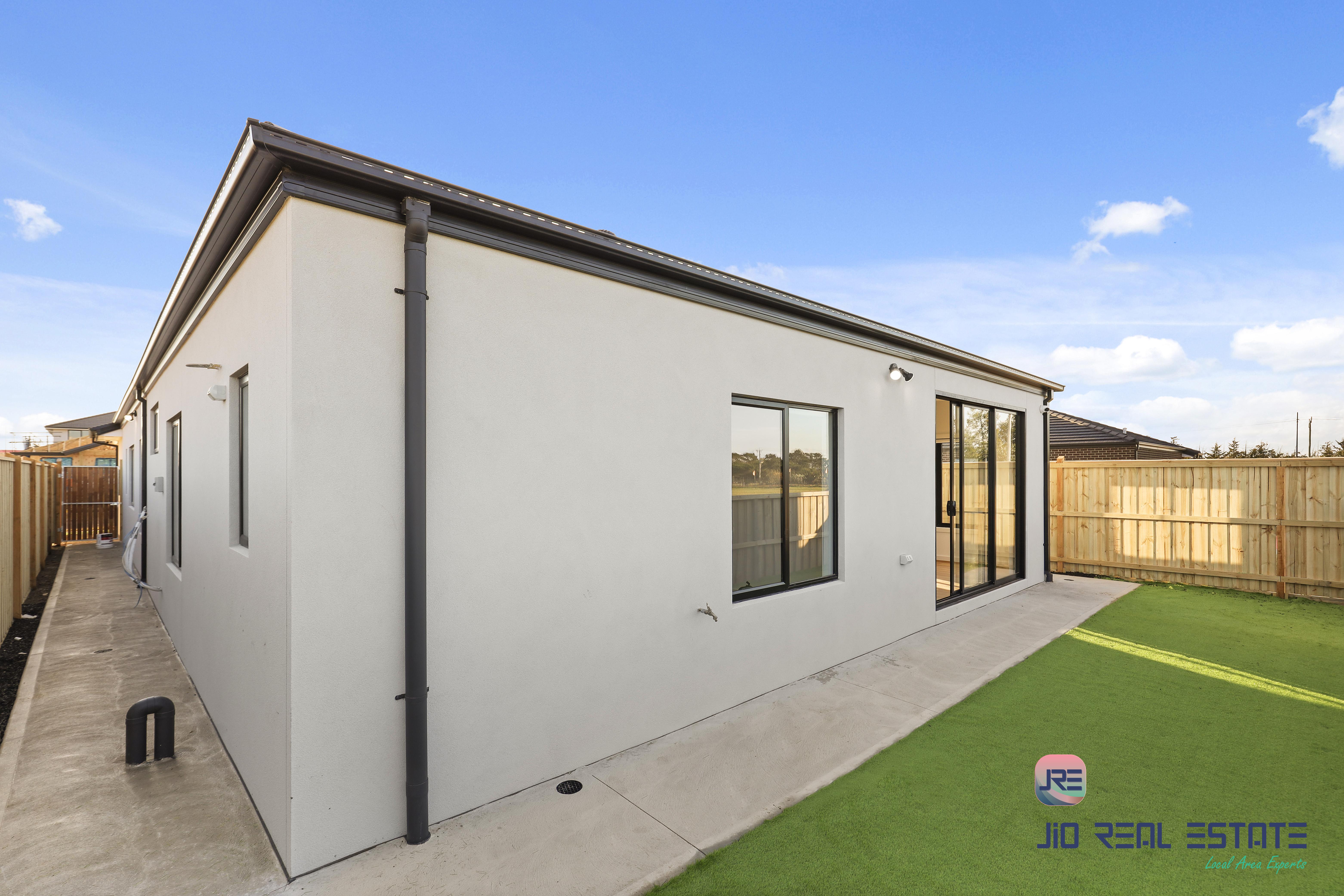 16 Barnmead Street, Deanside VIC